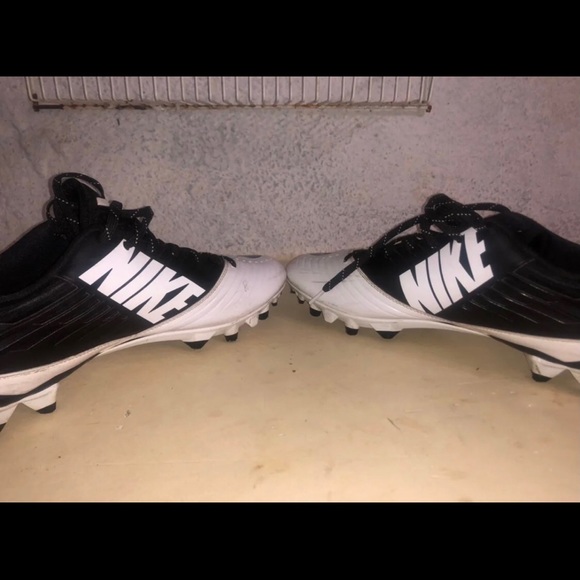 Nike Cleats - Picture 2 of 5